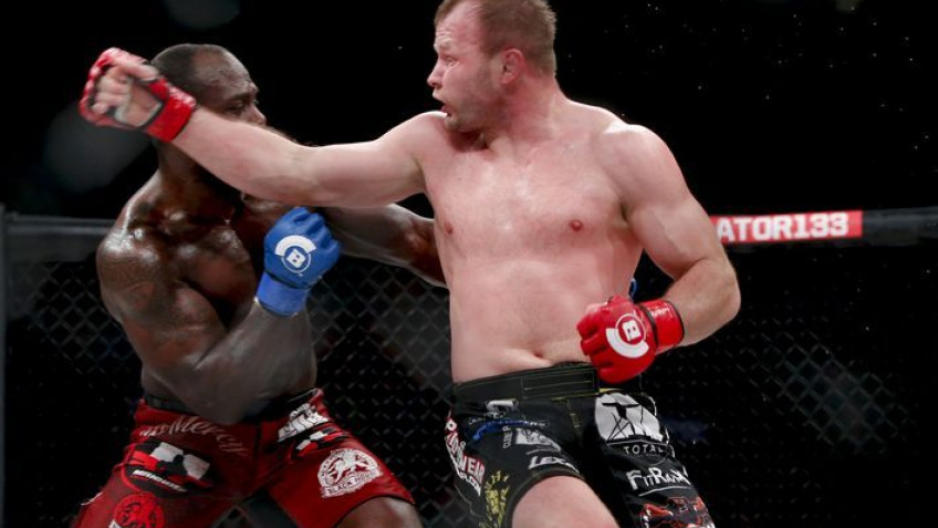 Видео поединка Александра Шлеменко и Мелвина Манхофа