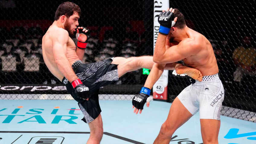 UFC Катар: Нурулло Алиев победил Шема Рока