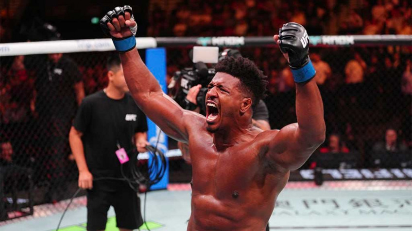 UFC Макао: Алонзо Менифилд досрочно победил Чжана Миньяна