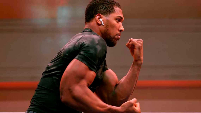 Эдди Хирн: Энтони Джошуа возобновляет тренировки, вернется на ринг летом