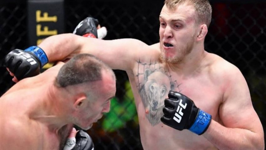 Сергей Спивак победил Алексея Олейника