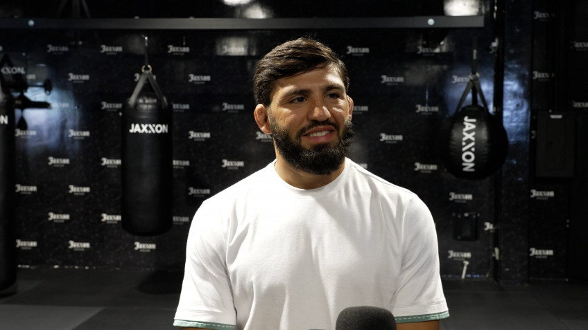 Царукян намерен набить морду Хукеру в клетке