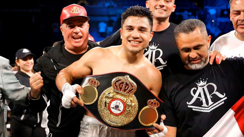 Ресендис проведет защиту титула против Мунгиа вместо Чарло