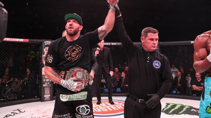 Раян Бадер защитил пояс чемпиона Bellator