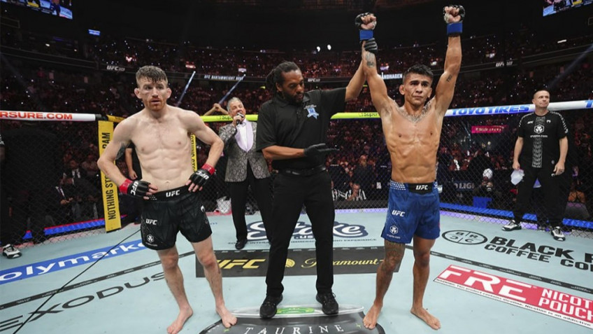 UFC 329: Марио Баутиста победил Кори Сэндхагена