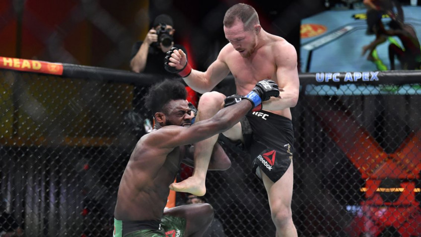 Лучшие моменты скандального боя Петря Яна и Алджамейна Стерлинга (видео)