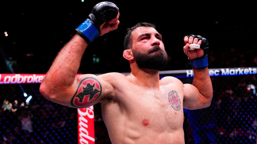 Пэдди Пимблетт прокомментировал победу Бенуа Сен-Дени над Дэном Хукером