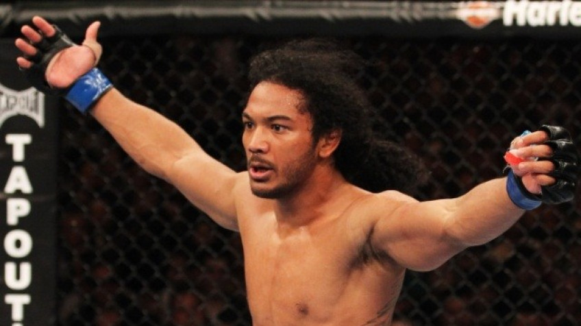 Бен Хендерсон победил Рустама Хабилова удушающим приемом