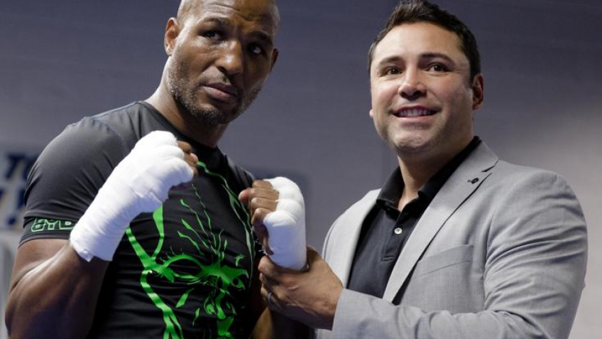 Де Ла Хойя: Хопкинс может бросить вызов Чавесу-младшему и Головкину