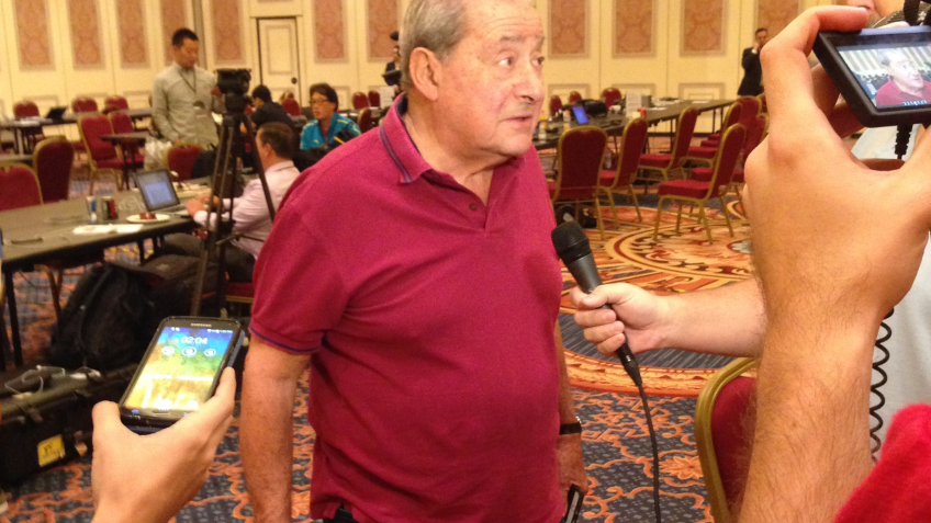 Арум: Нужно начать работать вместе, чтобы сделать бой Пакьяо-Мейвезер