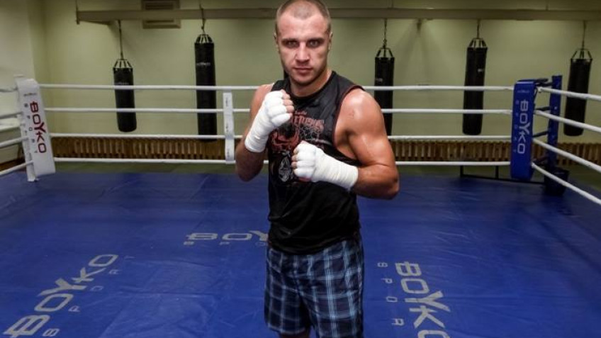 Максим Бурсак и Мартин Мюррей проведут бой 21 июня в Монако