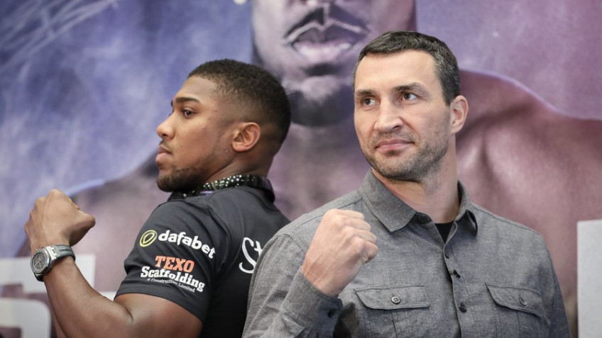 Видео: Обмен взглядами Кличко-Джошуа в Нью-Йорке