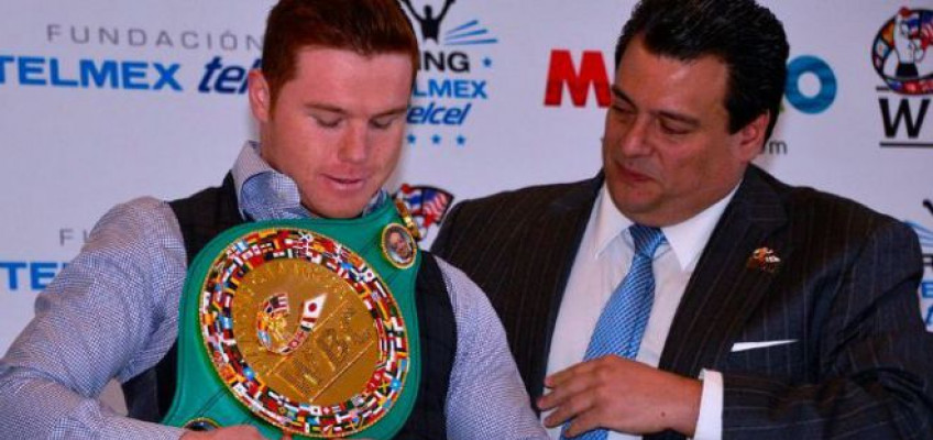 Сулейман: Альварес будет драться за титул WBC