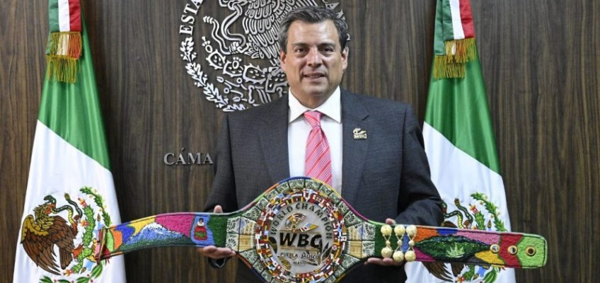 WBC представил памятный пояс для боя Канело-Райдер