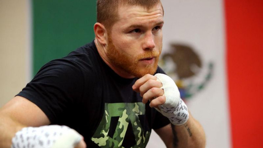 DAZN и Golden Boy обсуждают бой Канело с Сондерсом или Смитом в ноябре
