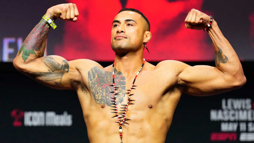 Менеджер Магомеда Анкалаева назвал полутяжеловеса UFC, который опаснее Алекса Перейры