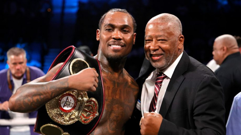 Джермалл Чарло оспорит титул во втором среднем весе