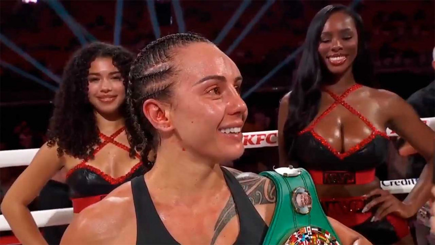 Чернека Джонсон, Кэролайн Дюбуа и Йокаста Валле успешно защитили свои титулы