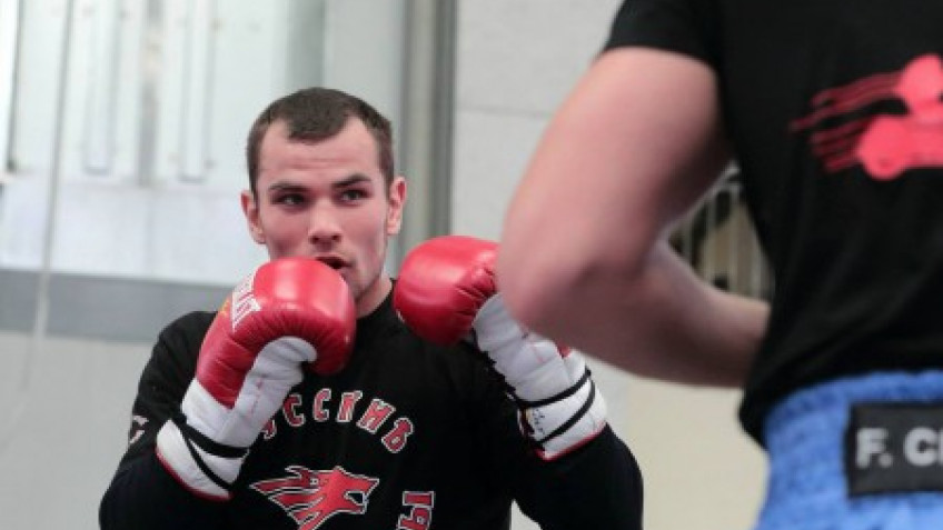 Чудинов спаррингует с Н'Жикамом и Каштановым перед боем с Юбанком