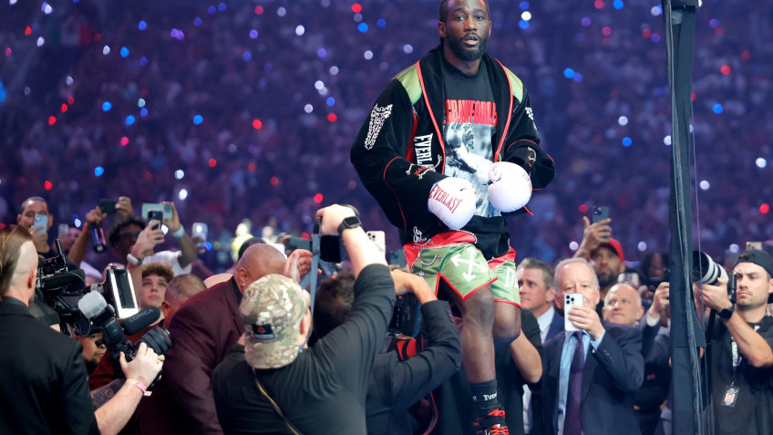 Рой Джонс советует Кроуфорду нокаутировать Топурию и уйти