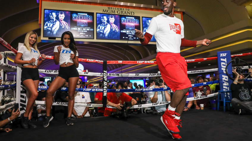 Кадр дня: Теренс Кроуфорд на открытой тренировке