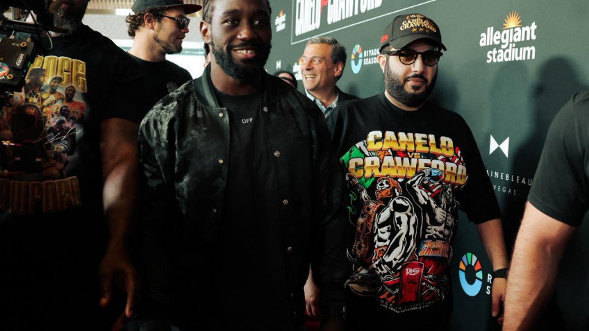 Российский тренер не исключает победу Кроуфорда над Канело