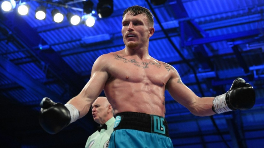 Далтон Смит проведет защиту титула 6 июня