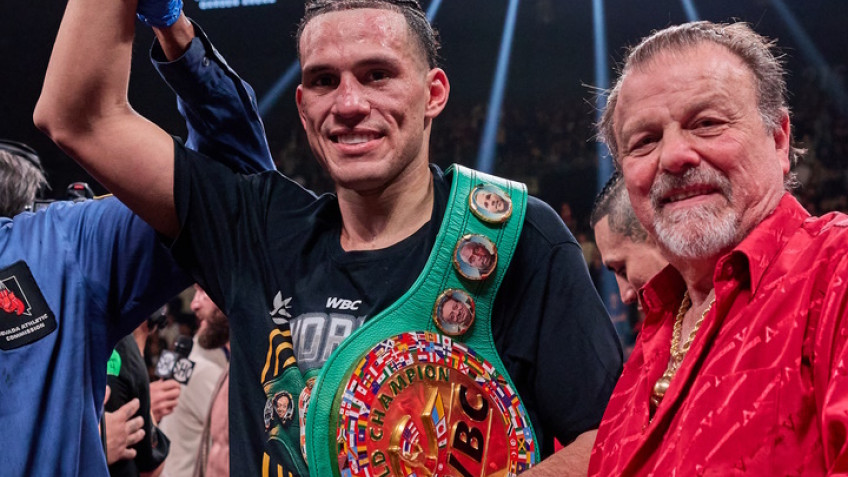 Промоутер Бенавидеса: В этом году боя с Канело не будет