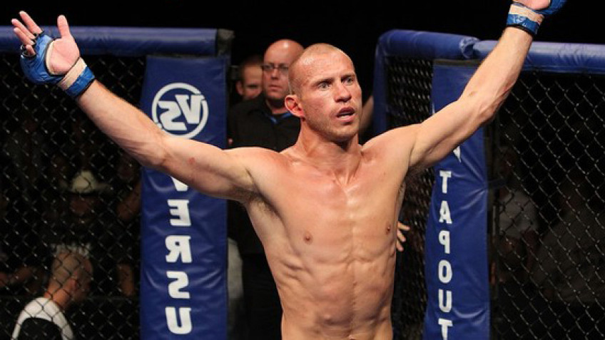 Дональд Серроне победил Эдди Альвареса