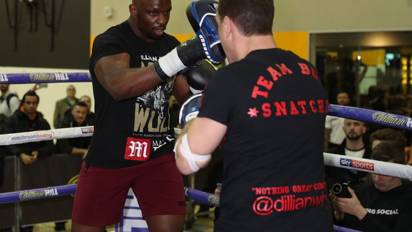 Кадр дня: Открытая тренировка Уайта перед боем с Брауном