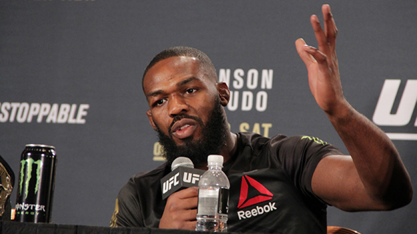 Джон Джонс и Нэйт Диас попросили отложить слушания Спортивной комиссии