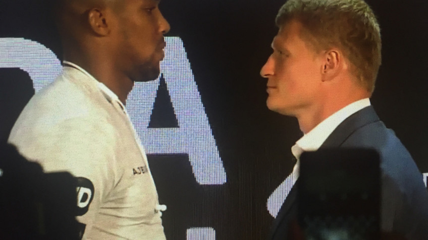 Кадр дня: Александр Поветкин и Энтони Джошуа