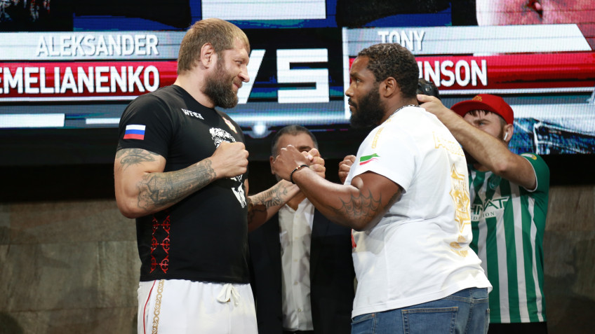 Александр Емельяненко — 116 кг, Тони Джонсон — 128 кг