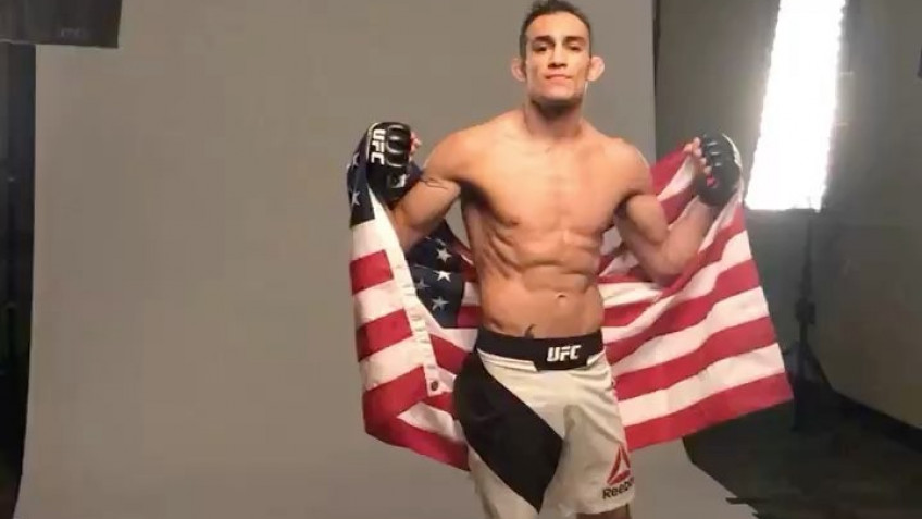 Тони Фергюсон и Эдди Альварес устроили пикировку в твиттере