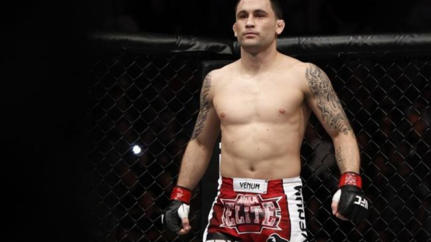 Фрэнки Эдгар нокаутировал Би Джея Пенна