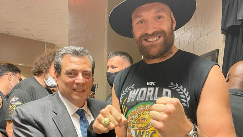 WBC даст Фьюри отдохнуть и отпраздновать победу