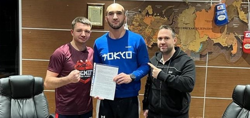 Муслим Гаджимагомедов дебютирует на профессиональном ринге 25 декабря