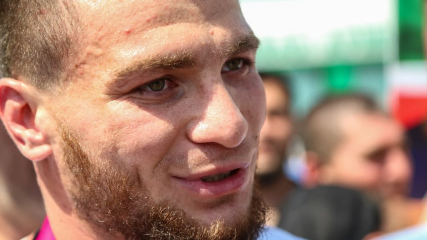 Имам Хатаев нокаутировал Адама Дайнеса