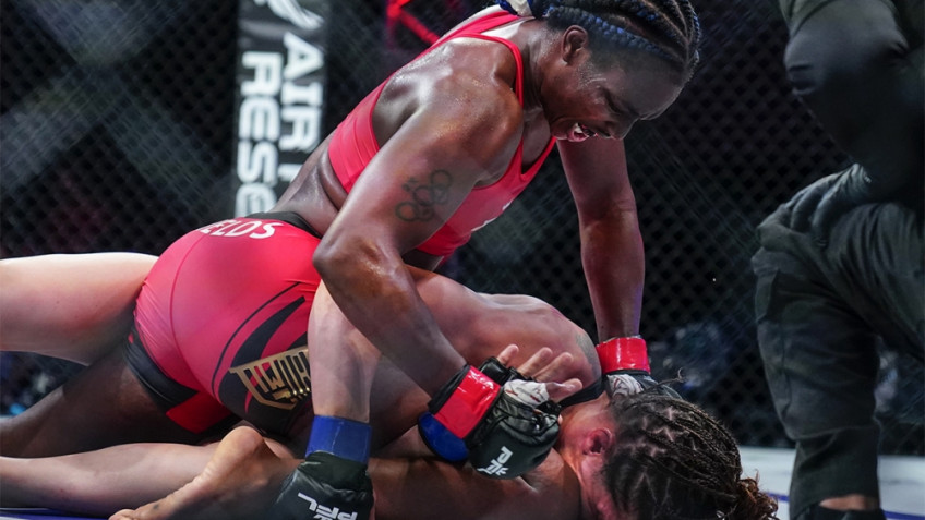 Кларисса Шилдс успешно дебютировала в ММА