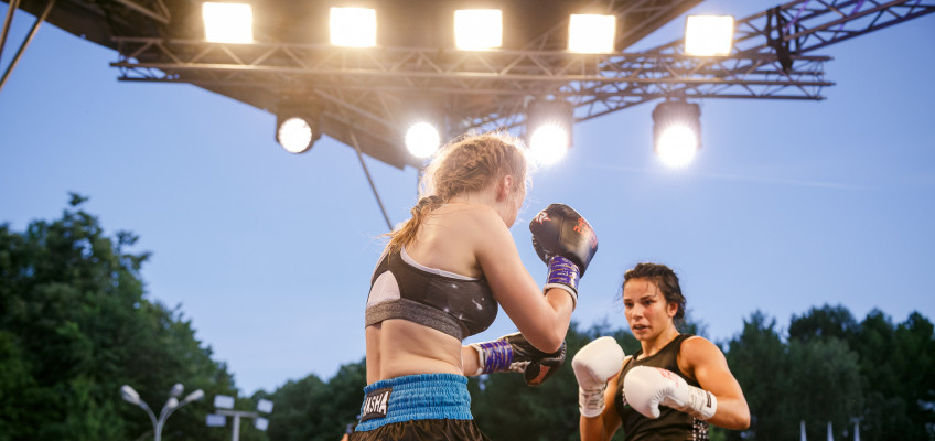 На MuayThai Night 5 состоялся бой за титул чемпионки России по тайскому боксу (видео)