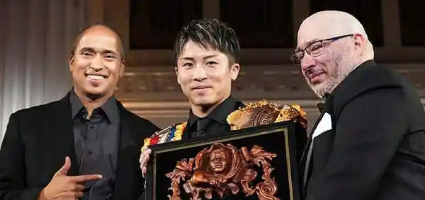 Кадр дня: Наоя Иноуэ получает награду «Боксер года»