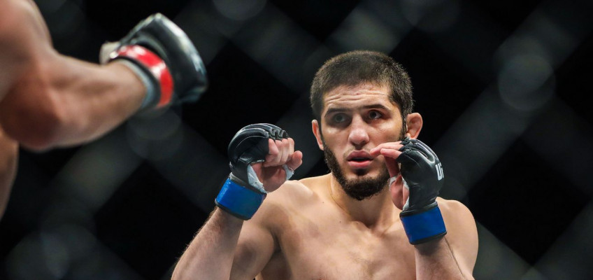Ислама Махачева исключили из основного карда турнира UFC 254