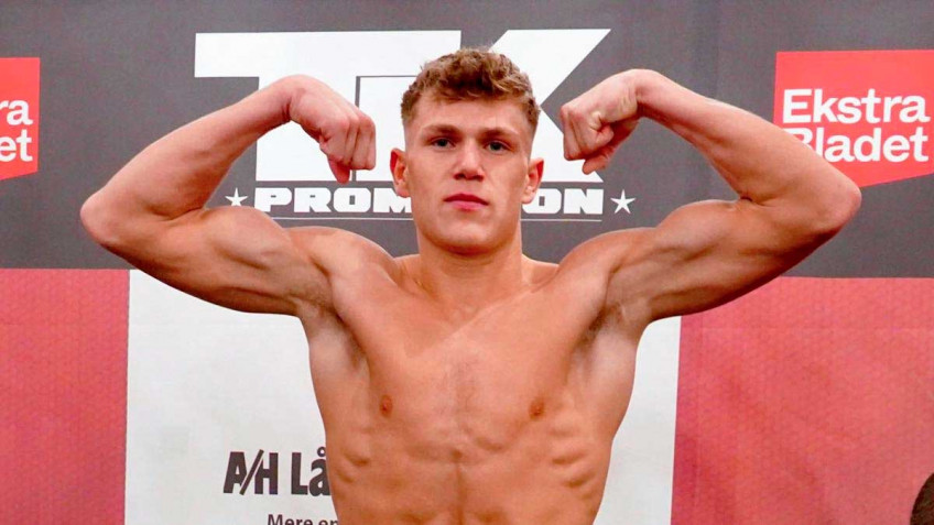 Якоб Банк нокаутировал Уильяма Скулла