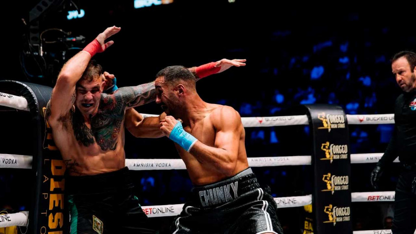 Джеймс Дигейл успешно дебютировал в кулачных боях, но не планирует в них задерживаться