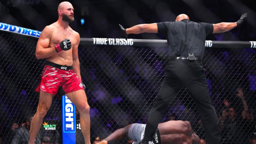 UFC 320: Иржи Прохазка нокаутировал Халила Раунтри