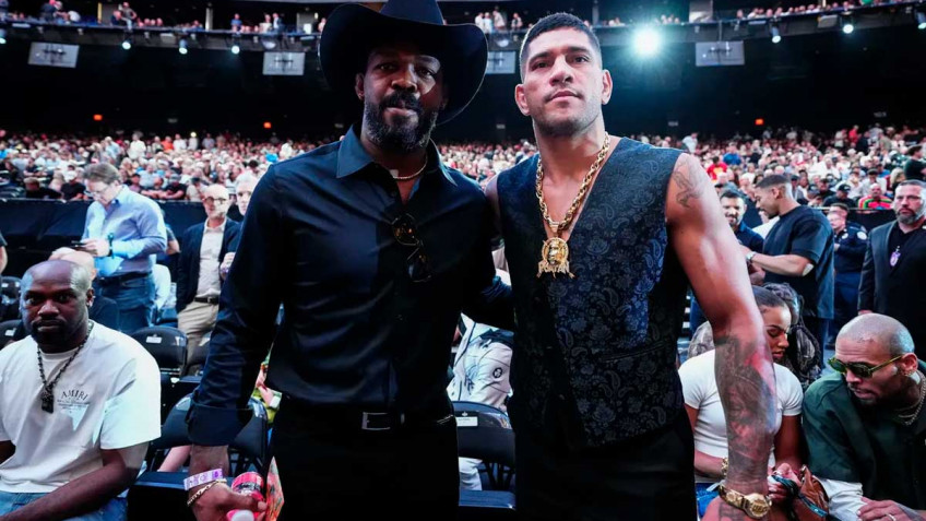 Инсайдер: Джон Джонс и Алекс Перейра могут встретиться в главном поединке турнира в Белом доме