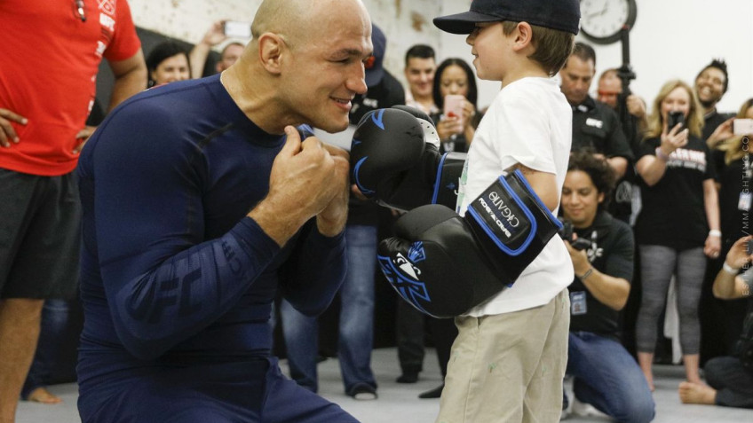 Открытая тренировка бойцов турнира UFC 211