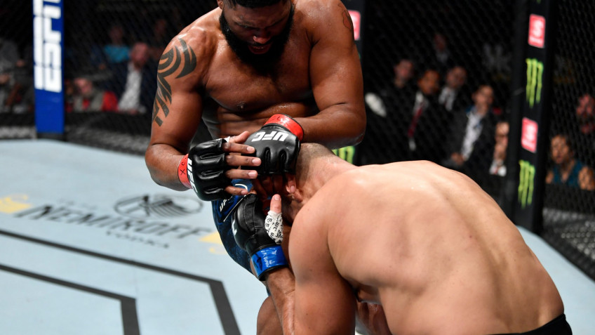Нганну, Гэтжи и Альварес комментировали бой Блейдса и Джуниора дос Сантоса