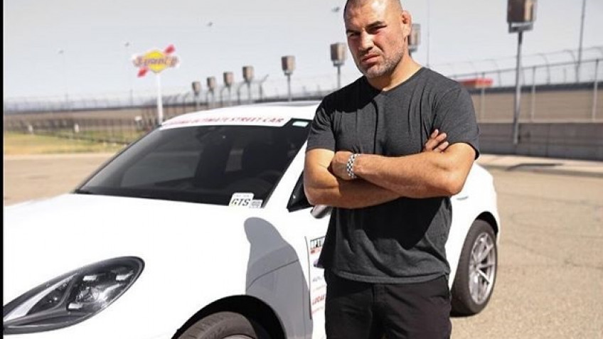 Кейн Веласкес ведет переговоры с UFC о повышении гонорара