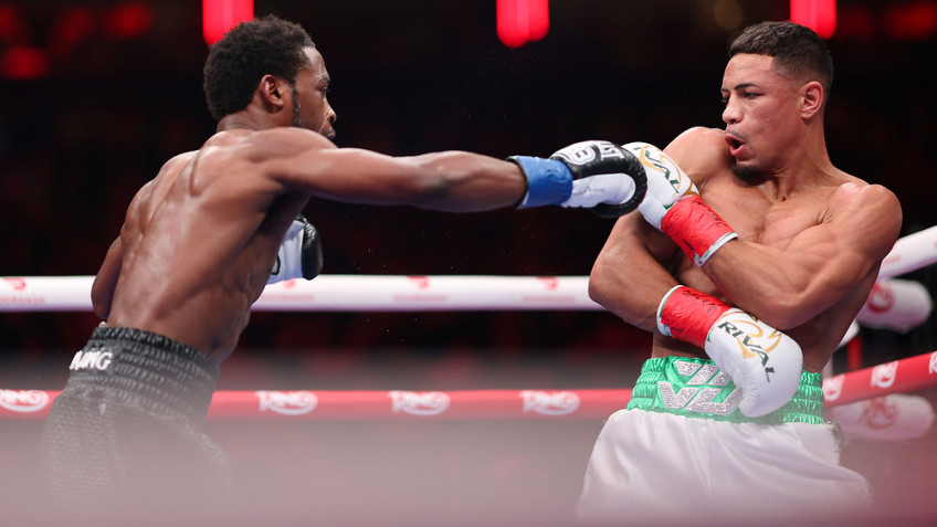 Кейшон Дэвис нокаутировал Джемейна Ортиса